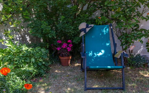 Merete - 50M from the Sea: Tetto, Casa, Casa, Villetta, Raccordo, Estate, Driveway, Edifici Giardino, Cortile, Capannone