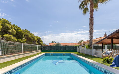 Tropical 1: Acqua, Cielo, Nube, Azzurro, Costruzione, Albero, Montagna, Costiera E Morfologie Oceanic, Finestra, Lago