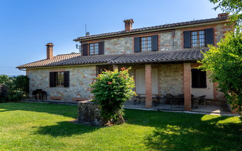 Casa Di Luca, Pool, Castelnuovo Berardenga: Casa, Casa, Zona Residenziale, Tetto, Villetta, Agriturismo, Estate, Porta, Prato, Giardino