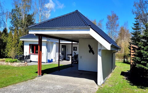 Hakon - 550M from the Sea: Tetto, Casa, Porta, Villetta, Shade, Raccordo, Cortile, Estate, Backyard