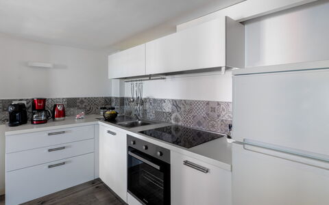 Argentarola House, Porto Santo Stefano, Seaview An: Cabinetry, Controsoffitto, Lavello, Costruzione, Cucina Stufa, Cucina, Rubinetto, Lavandino Della Cucina, Elettrodomestico, Pavimento
