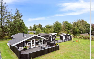 Sylvi - 750M from the Sea