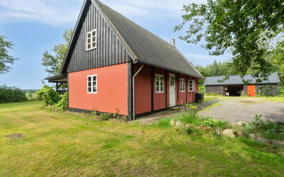 Thana - 8Km from the Sea