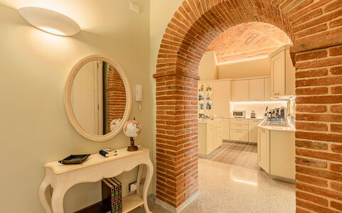 Charming Apartment Cartoni - Città Della Pieve, Um: Specchio, Mobilia, Proprietà, Costruzione, Interior Design, Tavolo, Pavimentazione, Pavimento, Legna, Brick