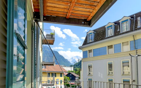 Orya: Cielo, Giorno, Costruzione, Finestra, Legna, Urban Design, Nube, Zona Residenziale, Tetto