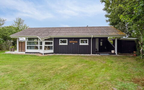 Akseline - 300M from the Sea: Legna, Casa, Portico, Deck, Latifoglie, Tetto, Color Legno, Pavimento In Legno, Eco Hotel