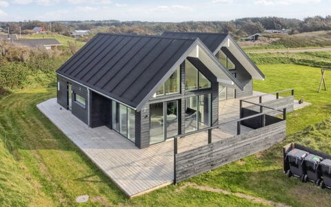 Othinkarl - 100M from the Sea: Interior Design, Soffitto, Appartamento, Pavimentazione, Mobilia, Pavimento, Camera, Illuminazione, Casa, Divano