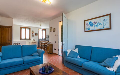 Villa della Duna: Divano, Tavolo, Mobilia, Proprietà, Cornice, Blu, Azzurro, Interior Design, Divano Letto, Soggiorno