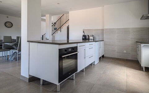 Douro View: Cabinetry, Mobilia, Costruzione, Controsoffitto, Cucina, Sedia, Legna, Interior Design, Casa