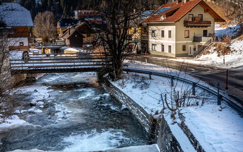 Haus Hilda: Acqua, Costruzione, Neve, Finestra, Natura, Pianta, Casa, Albero, Architettura, Luce Del Sole