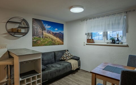 Süta Ötztal: Interior Design, Pavimentazione, Mobilia, Camera, Pavimento, Soffitto, Divano, Casa, Appartamento, Soggiorno