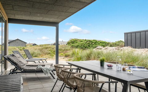 Waldar - from the Sea: Tetto, Casa, Casa, Villetta, Porta, Raccordo, Deck, Portico, Plank, Latifoglie