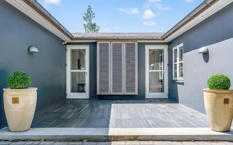 Rother - 50M from the Sea: Tetto, Casa, Porta, Villetta, Shade, Raccordo, Cortile, Estate, Backyard