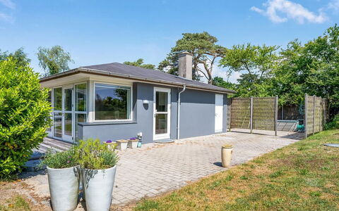 Rother - 50M from the Sea: Tetto, Casa, Porta, Villetta, Shade, Raccordo, Cortile, Estate, Backyard