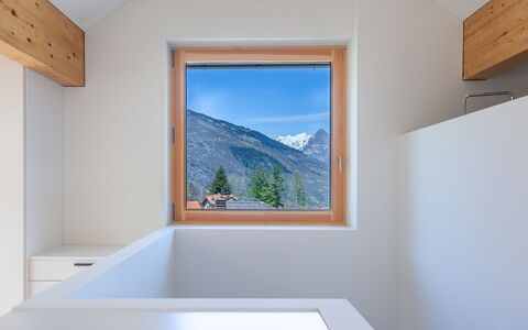 Loft Lepontica: Acqua, Cielo, Piscina, Pianta, Azzurro, Blu, Albero, Mobili Da Esterno, Costruzione, Shade
