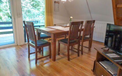 Marie: Tavolo, Proprietà, Mobilia, Sedia, Legna, Interior Design, Pavimentazione, Finestra, Cabinetry, Pavimento