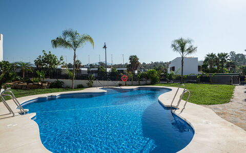 Campanario Townhouse: Acqua, Cielo, Proprietà, Pianta, Piscina, Azzurro, Albero, Corpo D'Acqua, Tempo Libero, Costruzione