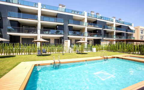 Jávea 106: Acqua, Cielo, Giorno, Proprietà, Pianta, Piscina, Costruzione, Azzurro, Shade, Erba