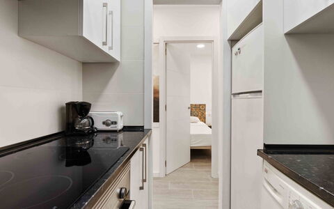 Elena: Cabinetry, Costruzione, Controsoffitto, Cucina Stufa, Elettrodomestico Da Cucina, Cucina, Interior Design, Legna, Pavimento