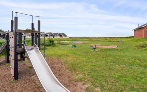 Rohan - 2.2Km from the Sea: Tetto, Casa, Casa, Villetta, Porta, Raccordo, Deck, Portico, Plank, Latifoglie