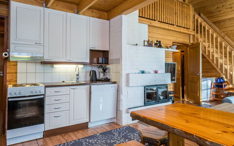 Hirvasaho B 2: Cucina, Legna, Pavimentazione, Soffitto, Controsoffitto, Interior Design, Pavimento, Mobilia, Pavimento In Legno, Camera