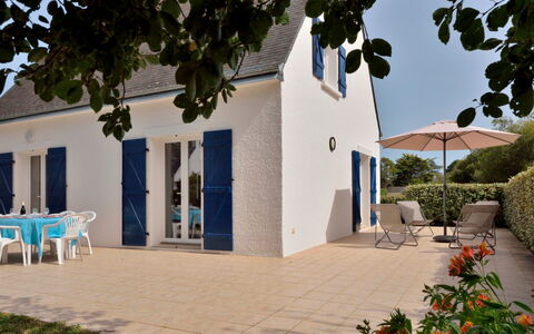 Les Agapanthes: Pianta, Costruzione, Finestra, Cielo, Fiore, Architettura, Shade, Albero, Quartiere, Zona Residenziale