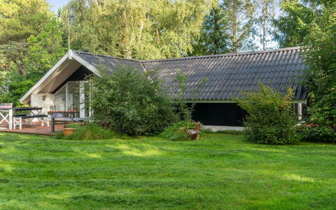 Ninni - 3.2Km from the Sea: Tetto, Casa, Lotto, Casa, Villetta, Estate, Edifici Giardino, Shade, Log Cabin, Landscaping