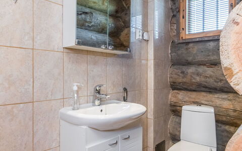 Kanerva 1C: Idraulico Fixture, Legna, Bagno, Lavandino Del Bagno, Pavimentazione, Lavello, Interior Design, Pavimento, Rubinetto, Idraulico