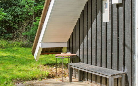 Keimo - 1.3Km from the Sea: Mobilia, Interior Design, Pavimentazione, Legna, Pavimento, Soffitto, Pavimento In Legno, Sedia, Tavolo, Illuminazione