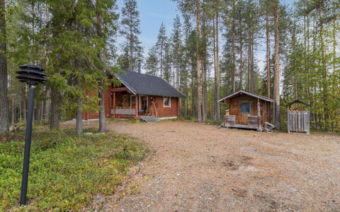 Kuukkelin Tupa 1: Albero, Legna, Villetta, Casa, Tetto, Casa, Log Cabin, Capannone, Woodland, Area Rurale