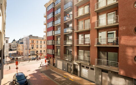 Amuzee with Parking & Lateral Sea View: Costruzione, Finestra, Auto, Veicolo, Urban Design, Condominio, Manto Stradale, Zona Residenziale, Cielo, Immobiliare