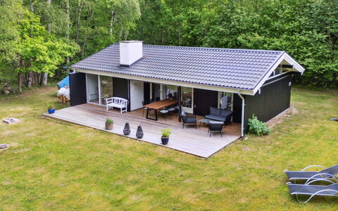 Judyta - 250M to the Fjord: Mobilia, Interior Design, Pavimentazione, Legna, Pavimento, Soffitto, Pavimento In Legno, Sedia, Tavolo, Illuminazione
