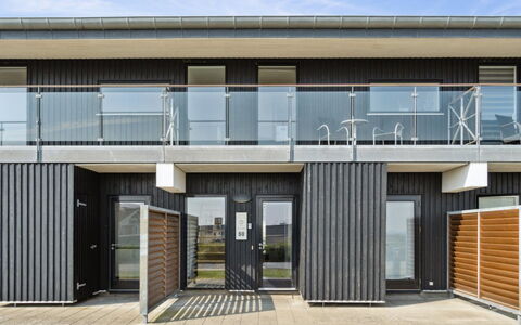 Kimi - 100M from the Sea: Costruzione, Casa, Finestra, Casa, Tetto, Zona Residenziale, Arbusto, Villetta, Lotto