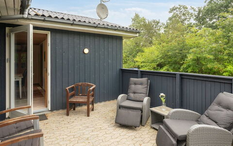 Sunaj: Tetto, Casa, Porta, Villetta, Shade, Raccordo, Cortile, Estate, Backyard