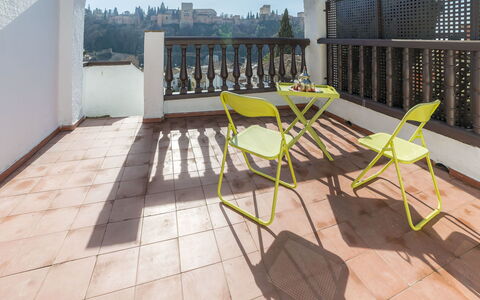 Carmen del Agua: Cielo, Mobili Da Esterno, Legna, Pavimentazione, Pavimento, Interior Design, Urban Design, Sedia, Tavolo Esterno, Costruzione