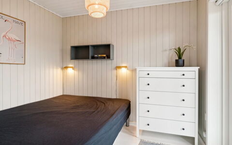 Leif - 400M from the Sea: Camera Da Letto, Letto, Interior Design, Legna, Mobilia, Pavimentazione, Pavimento, Bedding, Lenzuolo, Soffitto