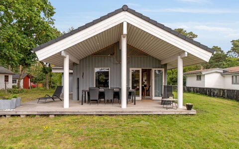Keijo - 150M from the Sea: Tetto, Casa, Porta, Villetta, Shade, Raccordo, Cortile, Estate, Backyard
