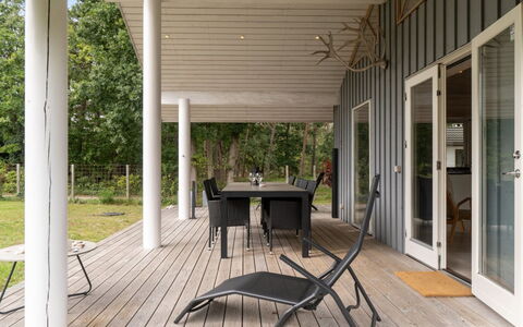 Keijo - 150M from the Sea: Tetto, Casa, Porta, Villetta, Shade, Raccordo, Cortile, Estate, Backyard