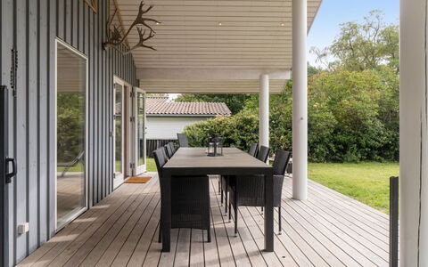 Keijo - 150M from the Sea: Tetto, Casa, Porta, Villetta, Shade, Raccordo, Cortile, Estate, Backyard