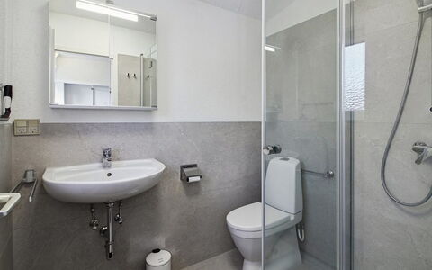 Nalin - 500M from the Sea: Parete, Pavimentazione, Interior Design, Bagno, Idraulico Fixture, Pavimento, Lavello, Lavandino Del Bagno, Soffitto, Gabinetto