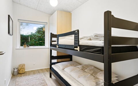 Berta - 70M to the Fjord: Legna, Interior Design, Camera Da Letto, Casa, Soffitto, Appartamento, Camera, Letto, Bedding, Telaio Del Letto