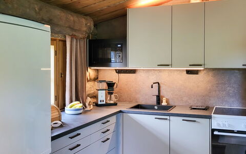 Kelokoto: Cucina, Controsoffitto, Mobilia, Elettrodomestico Da Cucina, Interior Design, Lavandino Della Cucina, Cabinetry, Legna, Apparecchio Major, Idraulico Fixture