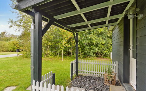 Jobst - 600M to the Fjord: Mobilia, Interior Design, Pavimentazione, Legna, Pavimento, Soffitto, Pavimento In Legno, Sedia, Tavolo, Illuminazione