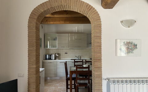 Villa Le Ripe - Gambassi Terme, Toscana: Proprietà, Legna, Interior Design, Tavolo, Costruzione, Pavimento, Sedia, Pavimentazione, Proprietà Del Materiale, Cucina
