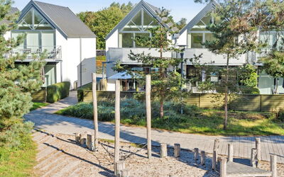 Sophy - 150M from the Sea