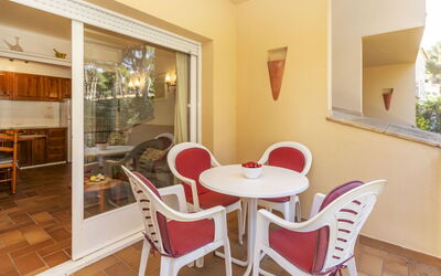 Melis Ii M4 Playa de Pals 750.8: Pavimentazione, Interior Design, Pavimento, Mobilia, Soffitto, Appartamento, Sedia, Soggiorno, Cucina & Sala Da Pranzo Tavolo