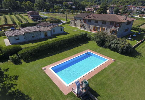 Villa Niccone: Costruzione, Proprietà, Pianta, Lotto, Piscina, Finestra, Architettura, Urban Design, Vegetazione, Erba