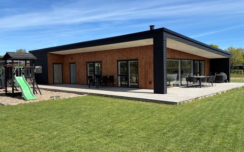 Harrieth - 300M from the Sea: Tetto, Casa, Porta, Villetta, Shade, Raccordo, Cortile, Estate, Backyard