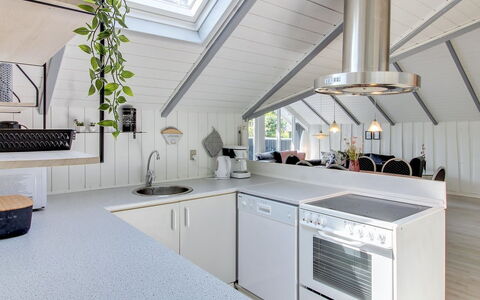 Arnsten: Cucina, Interior Design, Pavimentazione, Controsoffitto, Soffitto, Elettrodomestico Da Cucina, Lampada, Apparecchio Major, Pavimento, Cucina Stufa