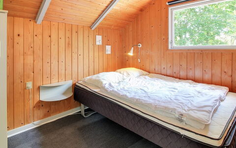 Arnsten: Legna, Camera Da Letto, Interior Design, Soffitto, Pavimento, Letto, Telaio Del Letto, Color Legno, Camera, Latifoglie